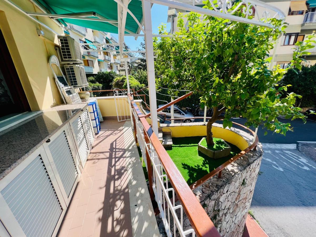 Treehouse Sorrento Apartment Exteriör bild