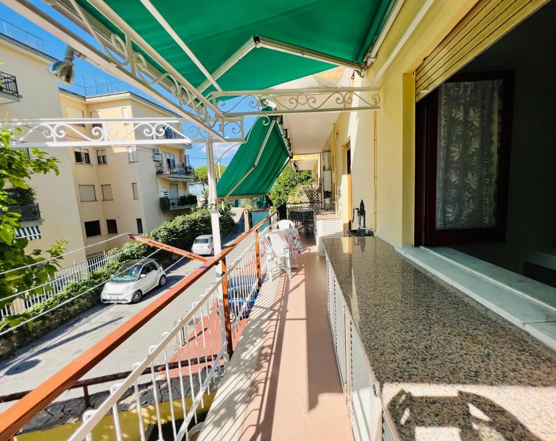Treehouse Sorrento Apartment Exteriör bild